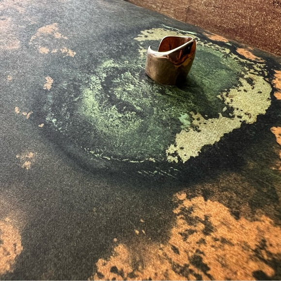 FARIS SSENSE Exclusive Rose Gold Small Bubble Ear Cuff - Picture 3 of 5